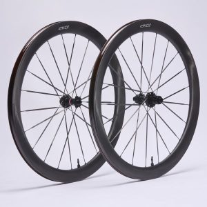 Juego de ruedas EKOI Carbono 50 mm Full Black SRAM Francia